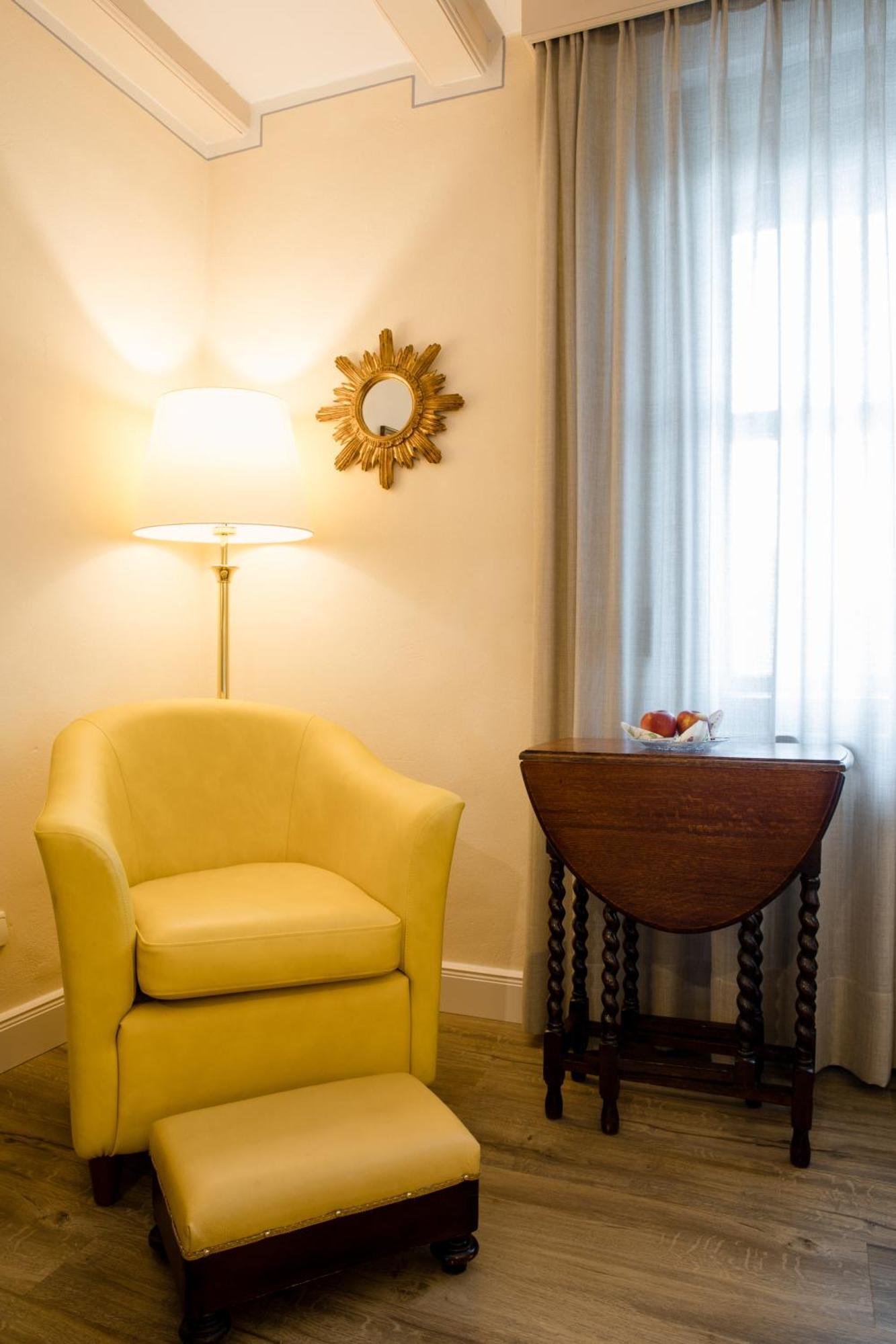 לנדשט Simones Hotel Fuerstenhof מראה חיצוני תמונה