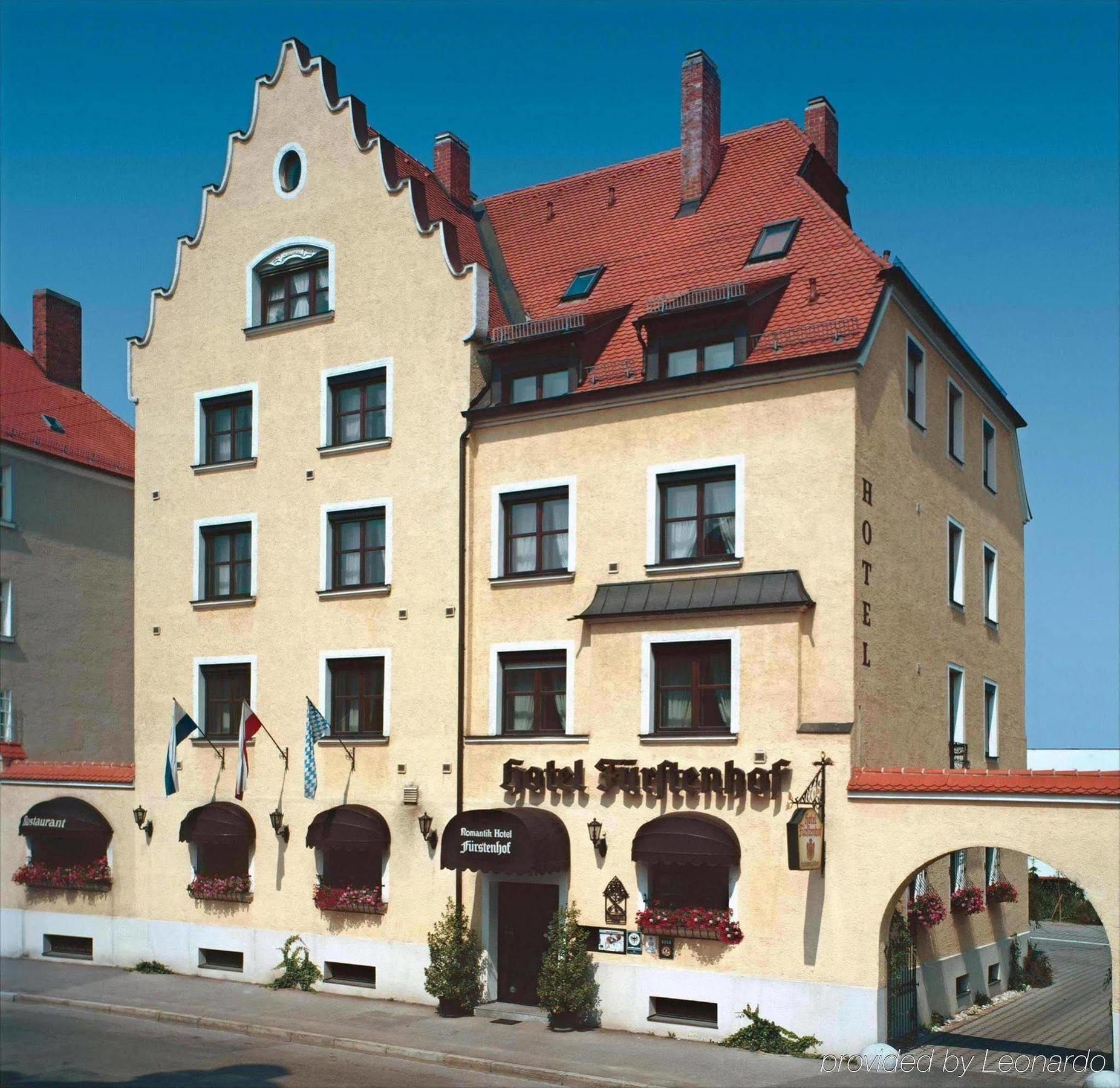 לנדשט Simones Hotel Fuerstenhof מראה חיצוני תמונה