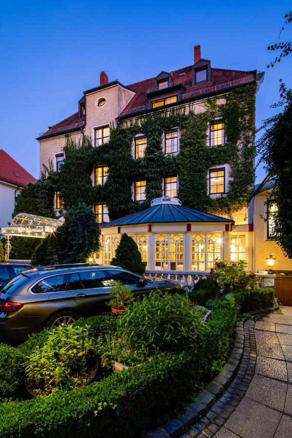 לנדשט Simones Hotel Fuerstenhof מראה חיצוני תמונה