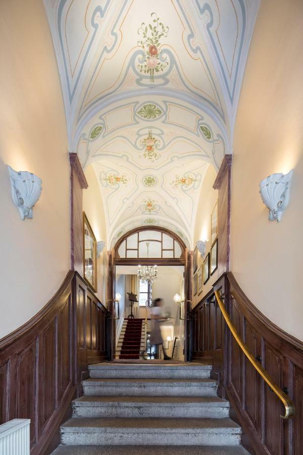 לנדשט Simones Hotel Fuerstenhof מראה חיצוני תמונה