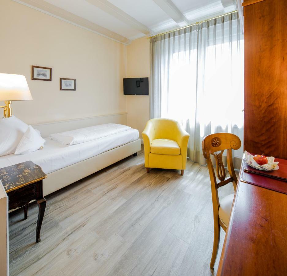 לנדשט Simones Hotel Fuerstenhof מראה חיצוני תמונה