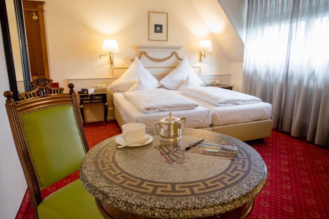 לנדשט Simones Hotel Fuerstenhof מראה חיצוני תמונה