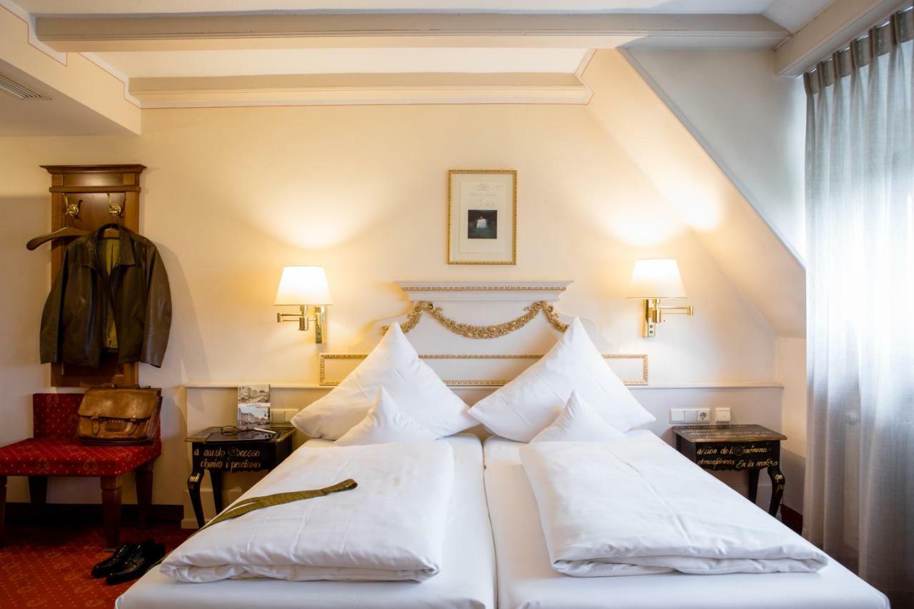 לנדשט Simones Hotel Fuerstenhof מראה חיצוני תמונה
