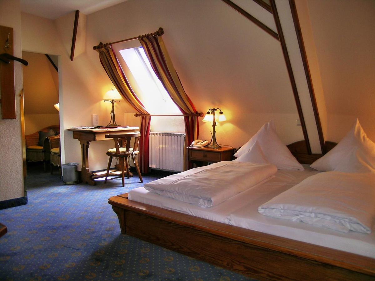 לנדשט Simones Hotel Fuerstenhof מראה חיצוני תמונה